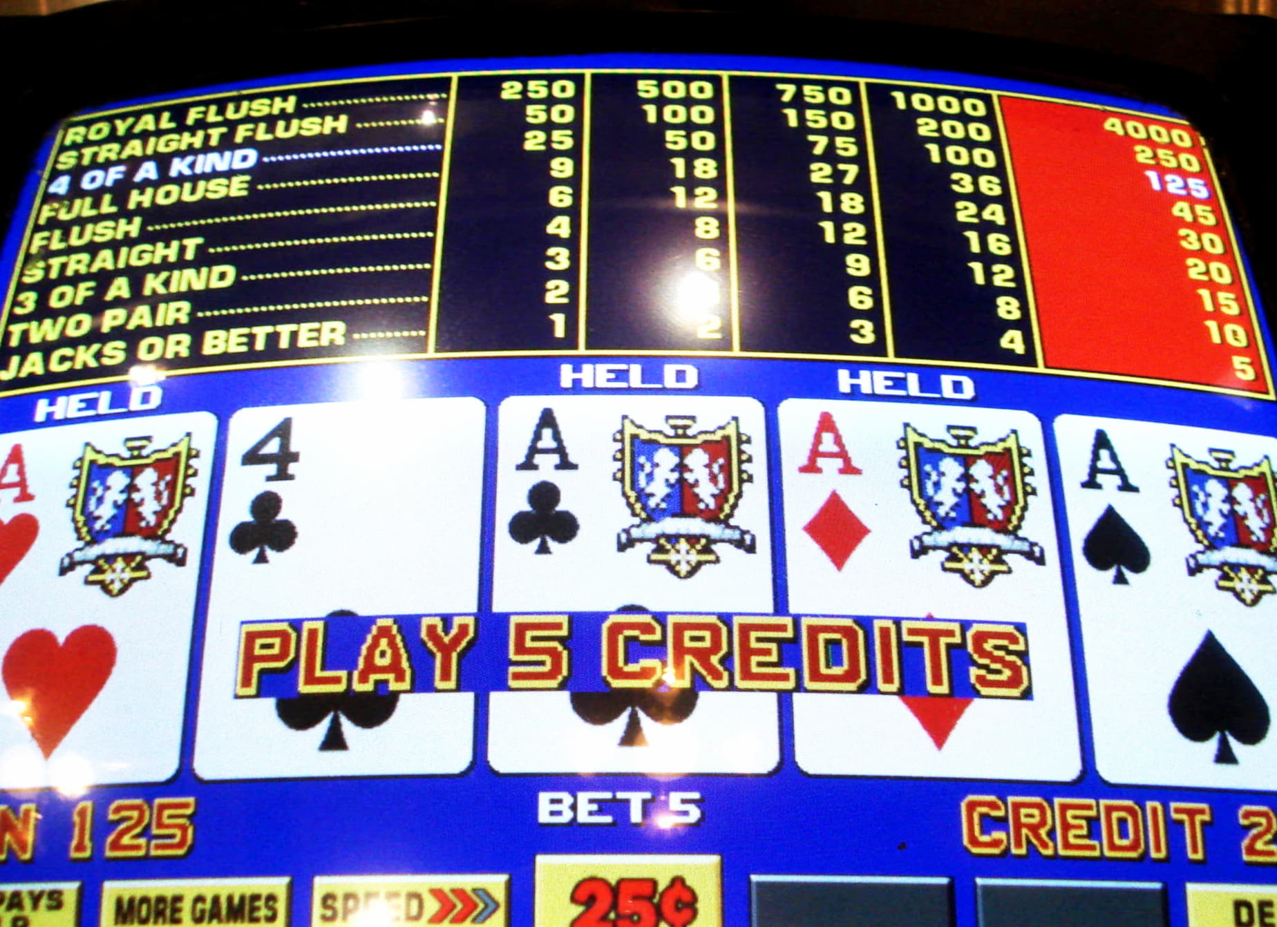 240 FREE Spins at 888 Casino