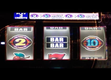 245% Deposit match bonus at Red Flush Casino