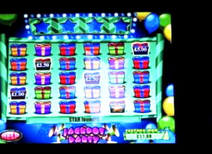 EUR 595 Daily freeroll slot tournament at Spartan Slots Casino