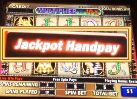 ﻿$330 Daily freeroll slot tournament at bWin Casino