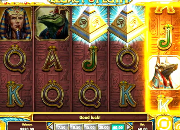 £230 Daily freeroll slot tournament at Red Flush Casino