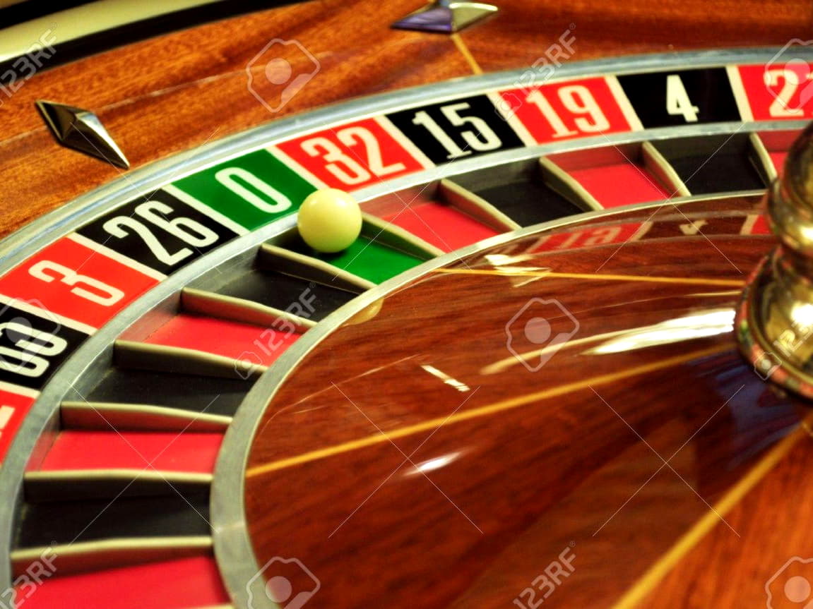 EUR 855 Mobile freeroll slot tournament at LV Bet Casino