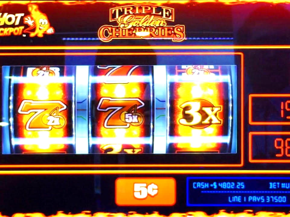 £470 Mobile freeroll slot tournament at Red Flush Casino