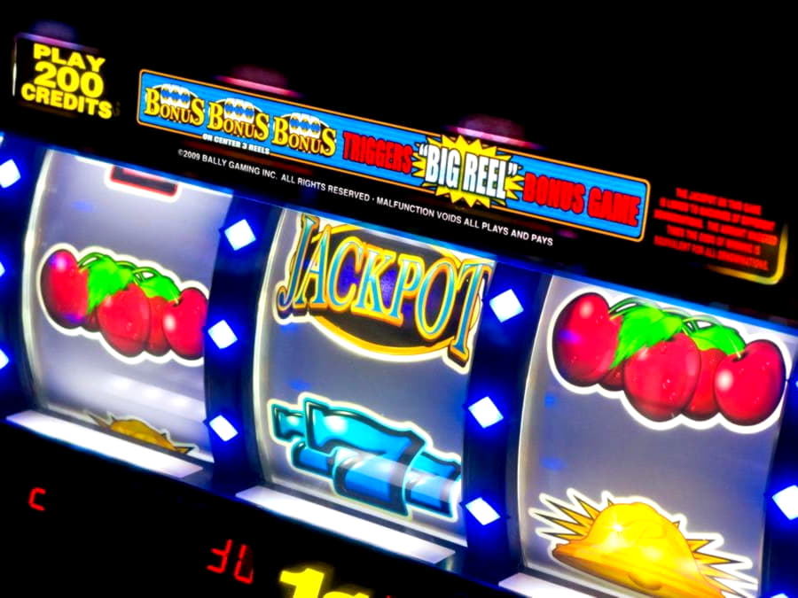 275 Loyalty Free Spins! at Leo Vegas Casino