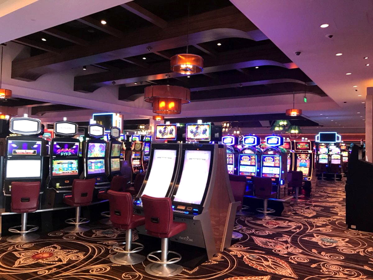 EUR 135 Mobile freeroll slot tournament at Platinum Play Casino