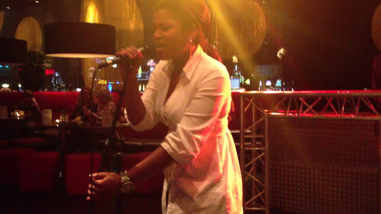 IAMM: JENNIFER COOKE PERFORMING LIVE AT HOLLAND CASINO