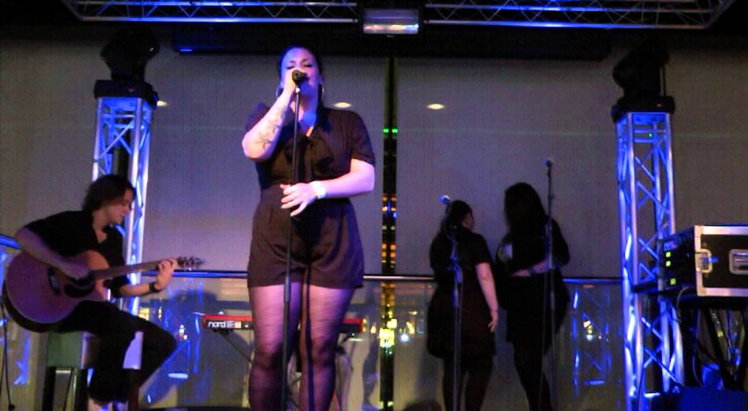 Lisa Lois met Hallelujah in Holland Casino