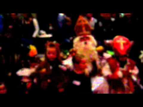 PV cauberg(Holland Casino) waagt de gok en zingt met Sint in Cascade Vilt Sint.avi