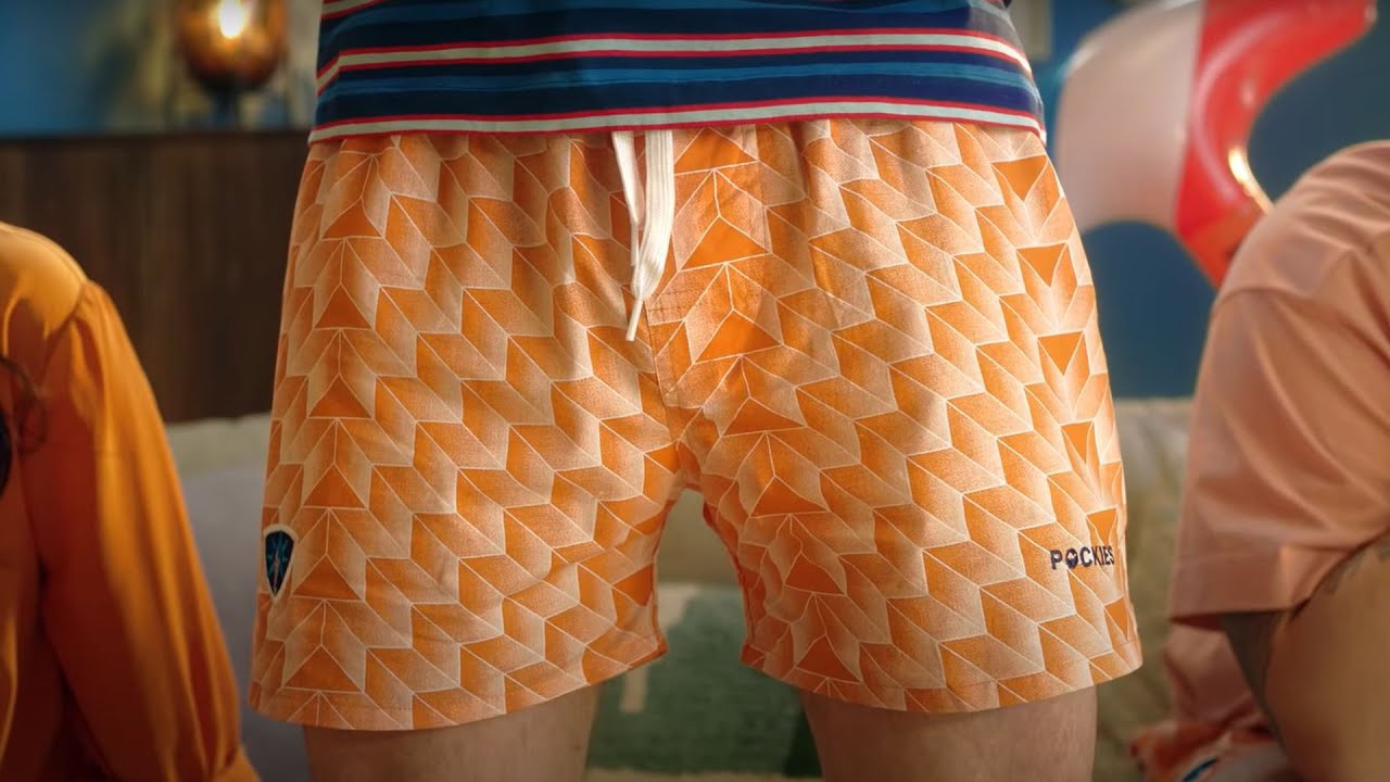 GELUK ZIT IN EEN KLEIN BROEKJE. SCOOR ‘M BIJ EEN 7-PACK BAVARIA!