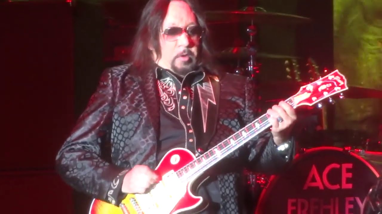 Ace Frehley - Parasite (KISS Live) Rocktember Grand Casino, Hinckley, Minnesota 12SEP2015 Fan Filmed
