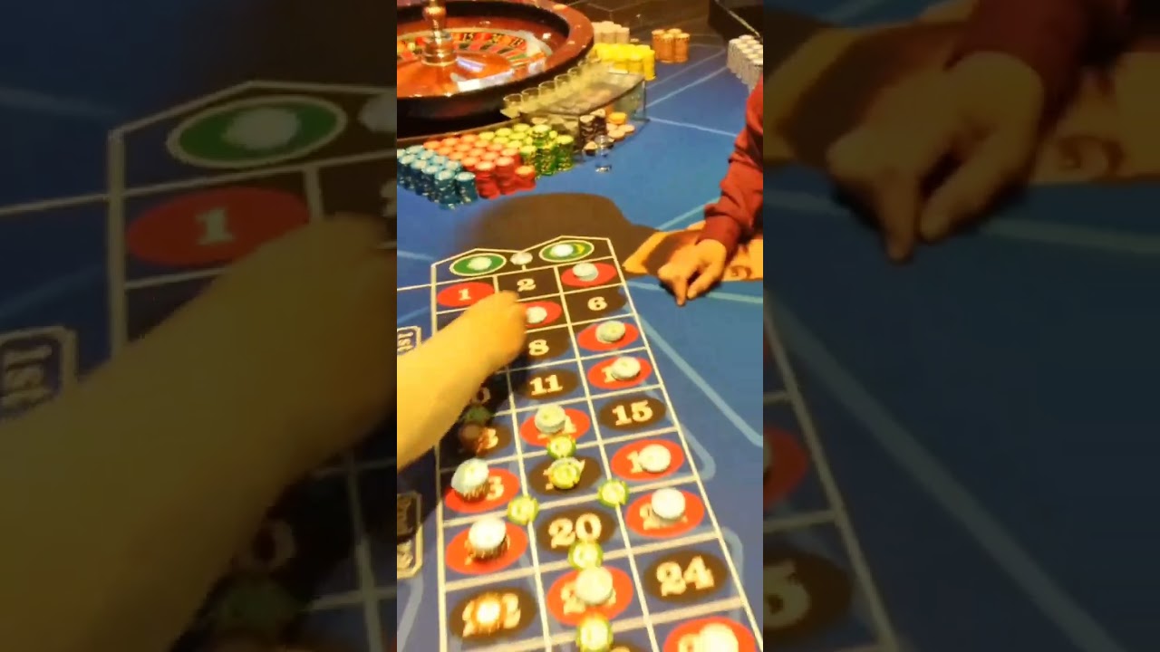 BIG WIN!!!! on $300 dollar spin at Roulette table = INSTANT COLOR UP