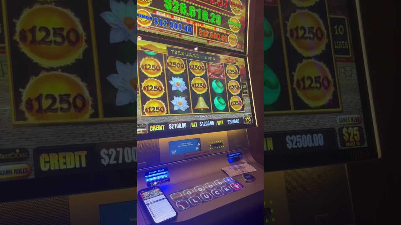 Massive $1,250.00 BET!! Let’s go ?? #casino #lasvegas #slotmachines