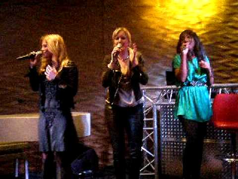 Leonie Meijer, Jennifer Ewbank, Pearl Jozefzoon - Hey!, Holland Casino Groningen, 27-01-12