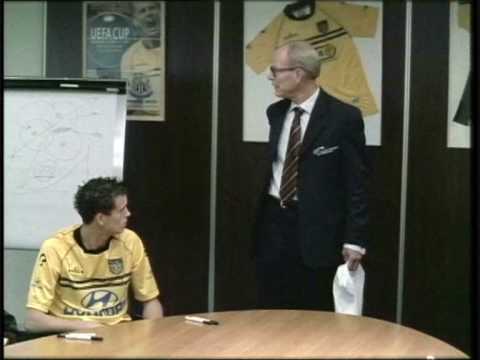 Holland Casino Eredivisie - Ballen Signeren