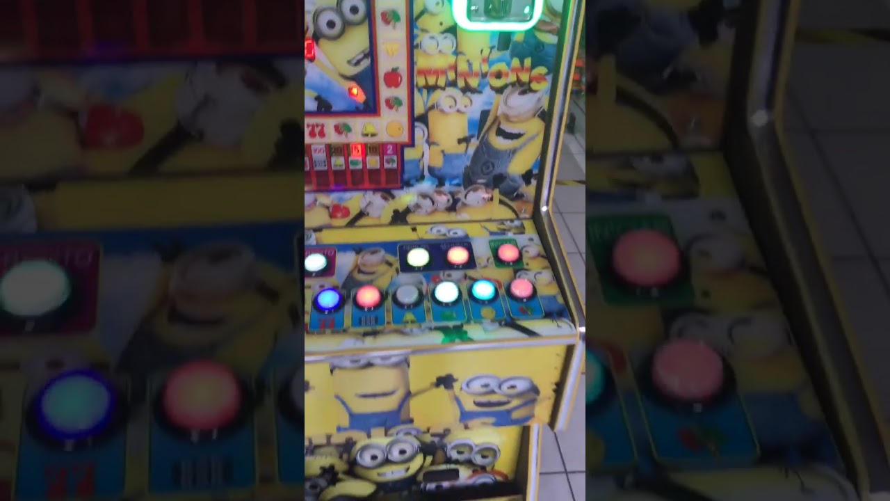 Big Win on the Minion Machine #casino #slots #bigwin